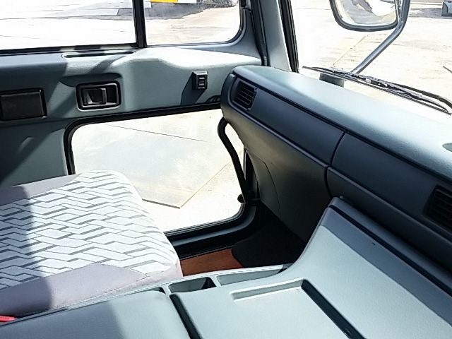 UDトラックス（日産） ビッグサム 大型 トラクタ KL-CW632GHT(8803) 59枚目