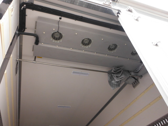 日野 プロフィア 大型 冷蔵冷凍バン 2RG-FR1AHG(3553) 6枚目