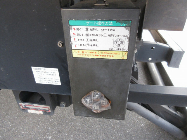 三菱ふそう キャンター 小型 バン TKG-FEB80(10177) 10枚目