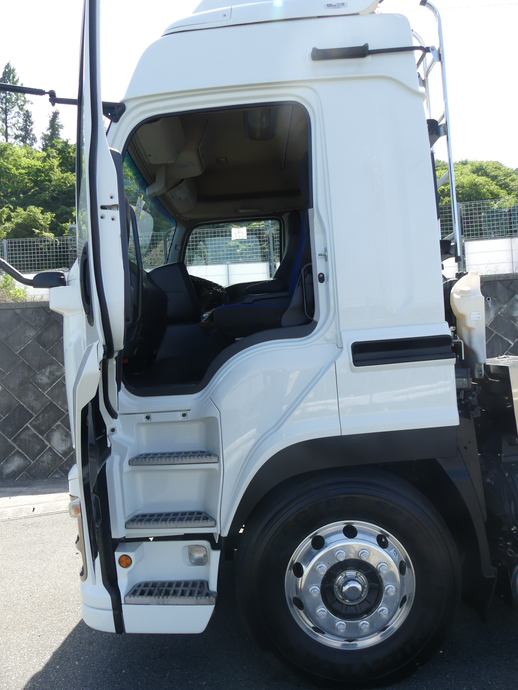 いすゞ ギガ 大型 トラクタ QKG-EXD52BD(70220) 3枚目