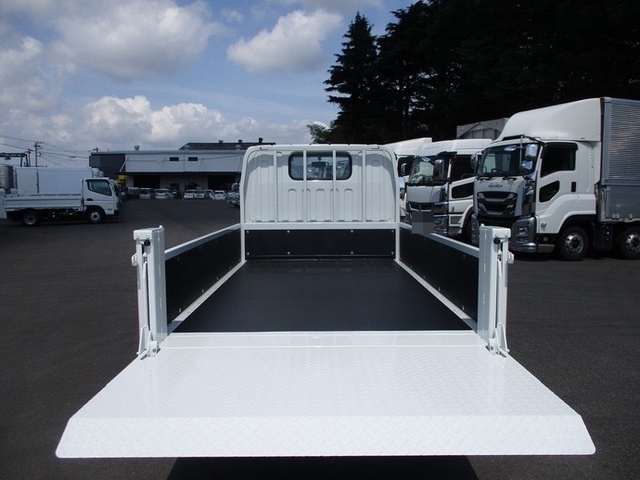 三菱ふそう キャンター 小型 平ボディ 2RG-FBA20(39282) 6枚目