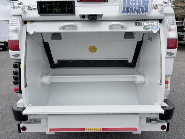 三菱ふそう キャンター 小型 塵芥車（プレス式） 2RG-FEAV0(109011) 12枚目