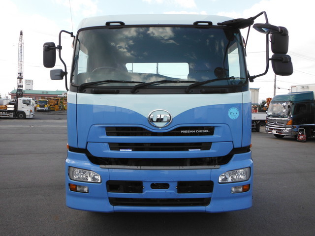 UDトラックス（日産） ビッグサム 大型 トラクタ ADG-GK4XAB(1090) 2枚目
