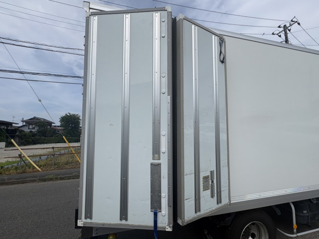 いすゞ エルフ 小型 冷蔵冷凍バン TPG-NPR85AN(110609) 17枚目