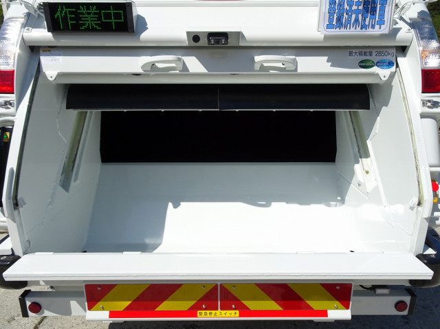 三菱ふそう キャンター 小型 塵芥車（プレス式） 2PG-FEB90(107961) 10枚目