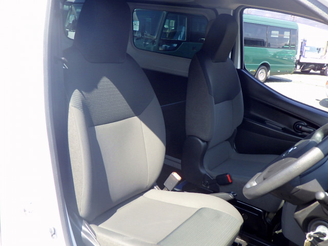 日産自動車 小型 バン DBF-VM20(110080) 44枚目