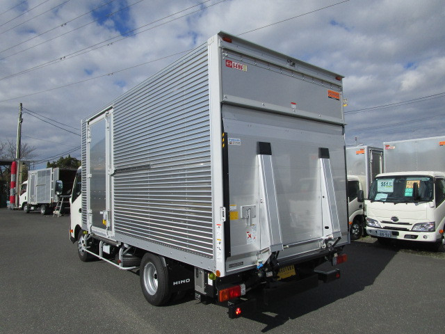 日野 デュトロ 小型 バン 2WG-XZU713N(111501) 3枚目