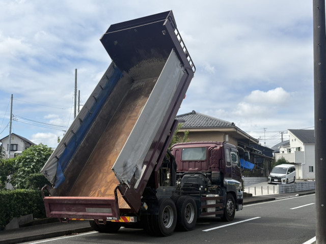 いすゞ ギガ 大型 土砂ダンプ QKG-CXZ77AT(112223) 9枚目