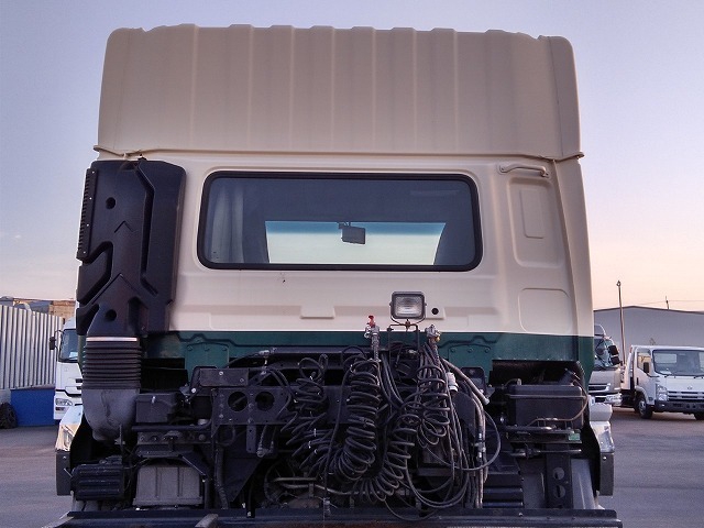 UDトラックス（日産） クオン 大型 トラクタ ADG-GK4XAB(8924) 23枚目