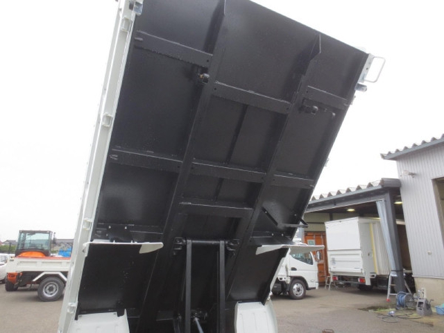 三菱ふそう キャンター 小型 土砂ダンプ 2RG-FBA60(105617) 12枚目