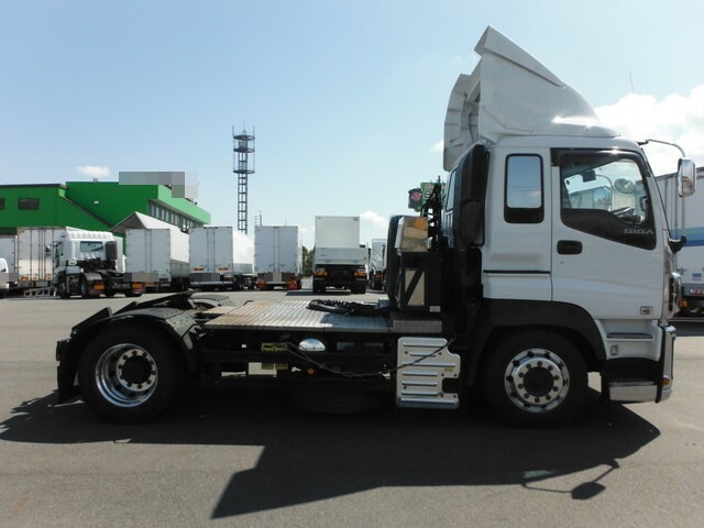 いすゞ ギガ 大型 トラクタ QKG-EXD77AG(7077) 8枚目
