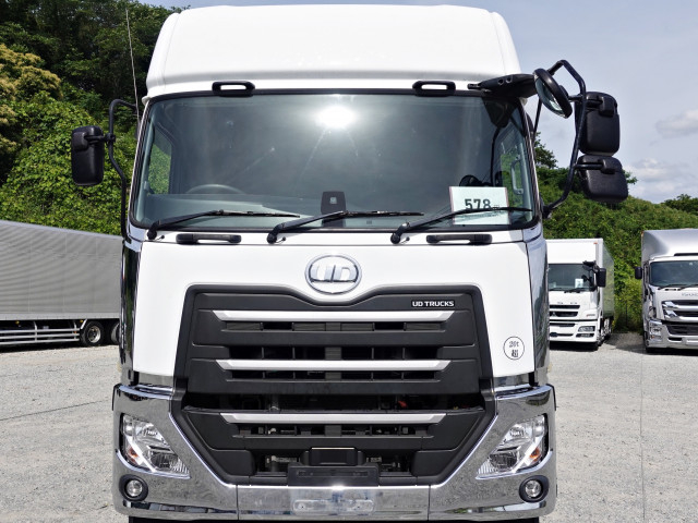 UDトラックス（日産） クオン 大型 冷蔵冷凍バン 2PG-CD5BA(105765) 3枚目