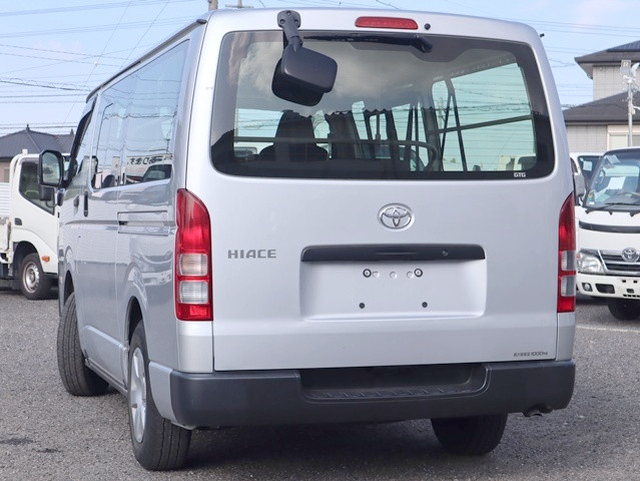 トヨタ ハイエース 小型 バン QDF-GDH206V(109306) 2枚目