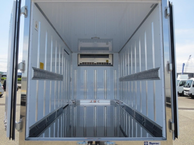 Mitsubishi Fuso canter Small Freezer box_body 2RG-FBAV0(106614) 10枚目