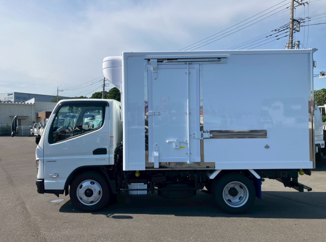 三菱ふそう キャンター 小型 冷蔵冷凍バン 2RG-FBAV0(103283) 16枚目