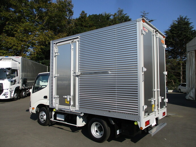 日野 デュトロ 小型 バン 2RG-XZU605M(9619) 4枚目