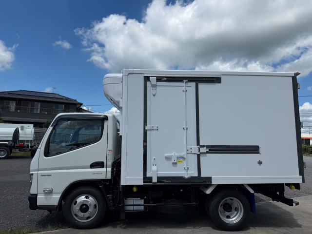 三菱ふそう キャンター 小型 冷蔵冷凍バン 2RG-FBAV0(108660) 2枚目