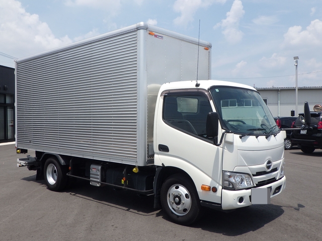Hino dutro Small Box body 2RG-XZU650M(110851) 1枚目
