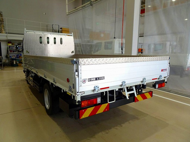Mitsubishi Fuso canter Small Flat body 2PG-FEBS0(105623) 4枚目