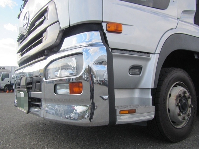 UDトラックス（日産） クオン 大型 ウィング QKG-CG5ZA(8180) 6枚目