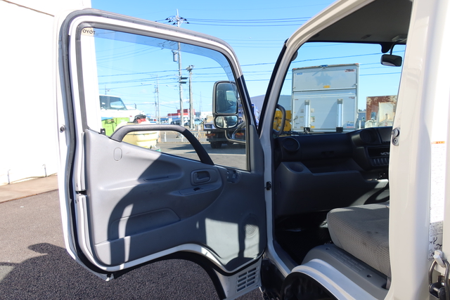 トヨタ トヨエース 小型 平ボディ TKG-XZC605(108245) 48枚目