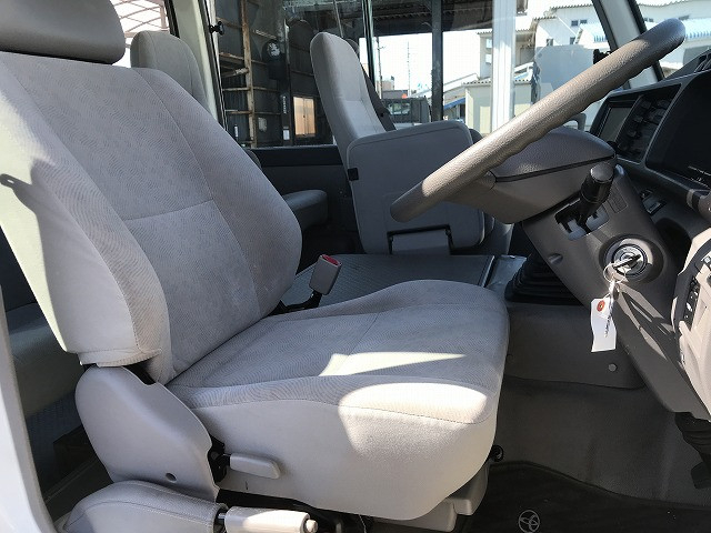 トヨタ コースター 小型 バス PDG-XZB40(101452) 17枚目