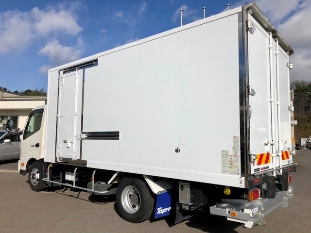 日野 デュトロ 小型 冷蔵冷凍バン TKG-XZU712M(55804) 6枚目