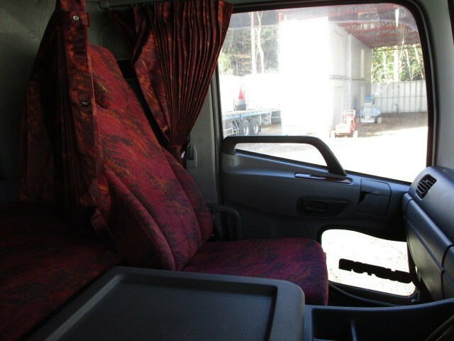 UDトラックス（日産） クオン 大型 トラクタ QPG-GK5XAB(9275) 49枚目