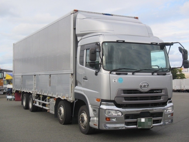 UDトラックス（日産） クオン 大型 ウィング QKG-CG5ZA(8180) 2枚目