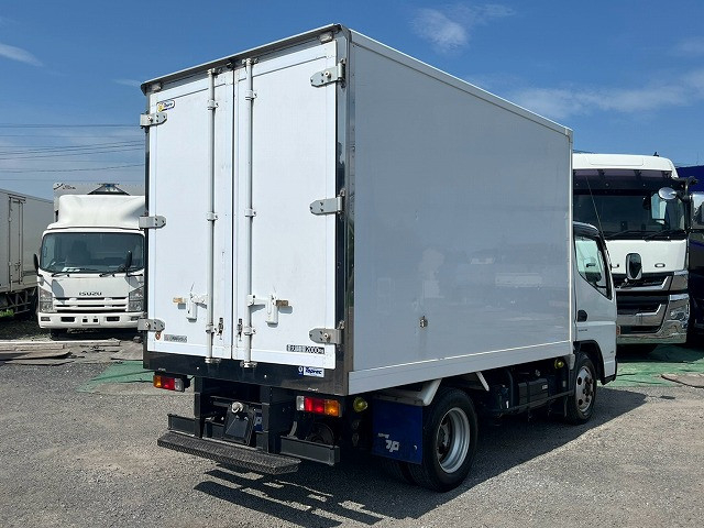 三菱ふそう キャンター 小型 冷蔵冷凍バン 2PG-FBAV0(110431) 6枚目