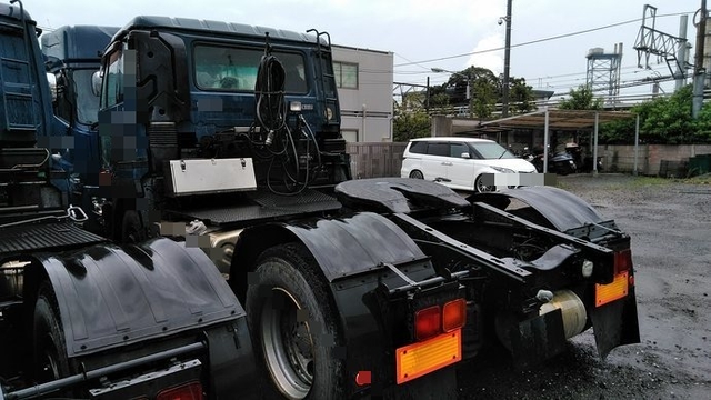 UDトラックス（日産） クオン 大型 トラクタ KL-CK482BAT(3716) 6枚目