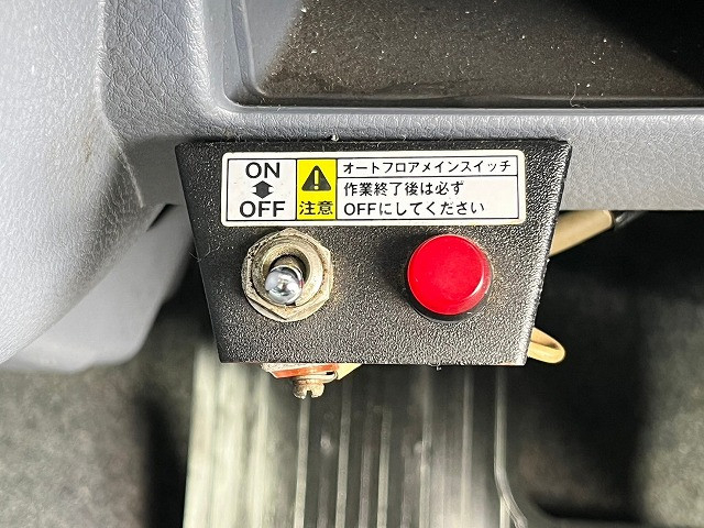 三菱ふそう キャンター 小型 バン TKG-FEA50(87021) 30枚目