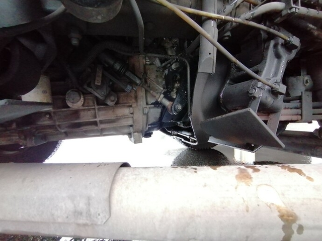 UDトラックス（日産） クオン 大型 冷蔵冷凍バン PKG-CG4ZA(5641) 41枚目
