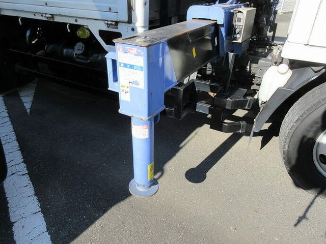 いすゞ エルフ 小型 平ボディ（クレーン付） BDG-NKR85R(7699) 9枚目