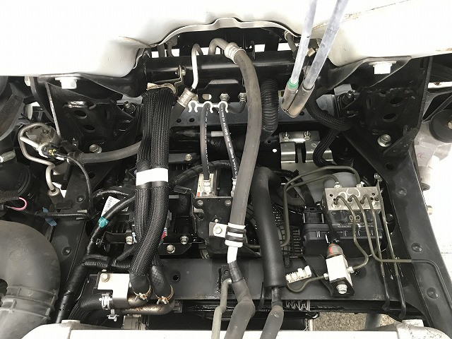 いすゞ エルフ 小型 平ボディ 2RG-NLR88AR(111682) 22枚目