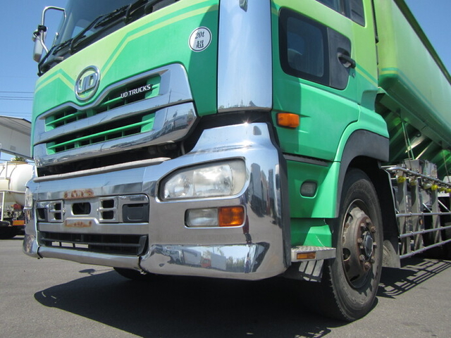 UDトラックス（日産） クオン 大型 粉粒体運搬車 ADG-CW4YL(9668) 41枚目