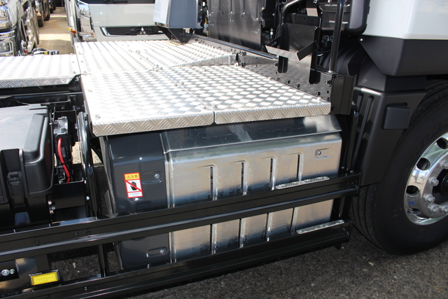Mitsubishi Fuso super_great Large Tractor 2RG-FP84VER(105000) 9枚目