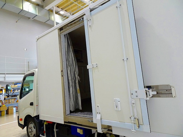 日野 デュトロ 小型 冷蔵冷凍バン TPG-XZU710M(111656) 34枚目
