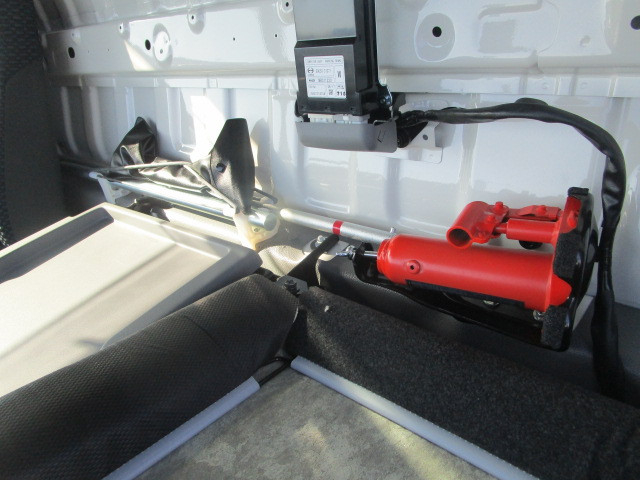 日野 デュトロ 小型 バン 2WG-XZU713N(113695) 27枚目