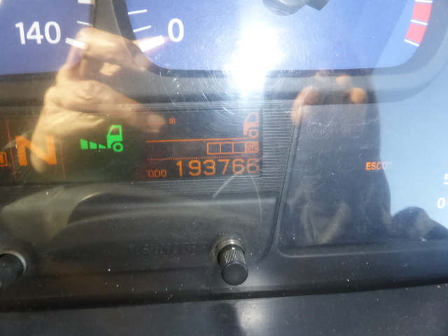 UDトラックス（日産） クオン 大型 平ボディ QKG-CD5ZL(2830) 23枚目