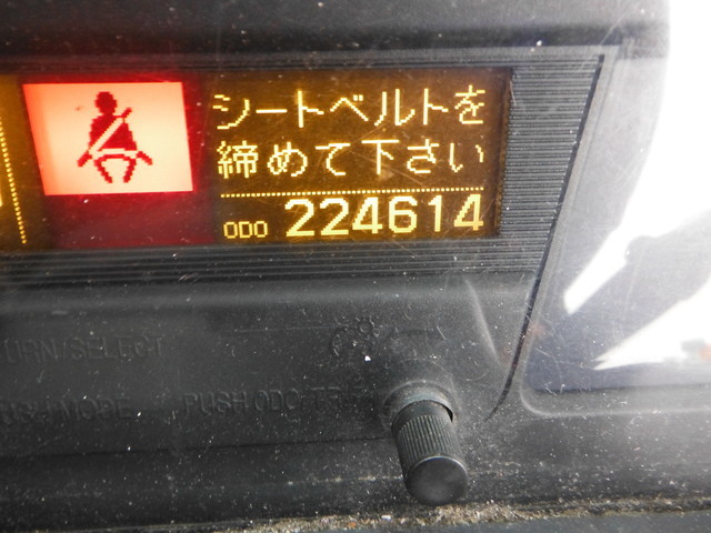 UDトラックス（日産） クオン 大型 ウィング PKG-CG4ZA(3948) 13枚目