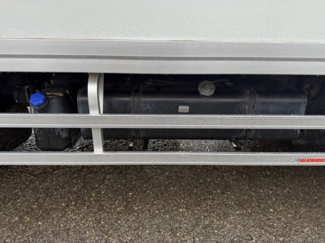 いすゞ フォワード 増トン 冷蔵冷凍バン 2PG-FTR90V2(113701) 16枚目