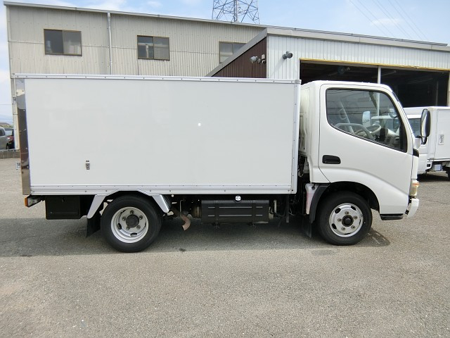 トヨタ ダイナ 小型 冷蔵冷凍バン BDG-XZU508(109598) 8枚目