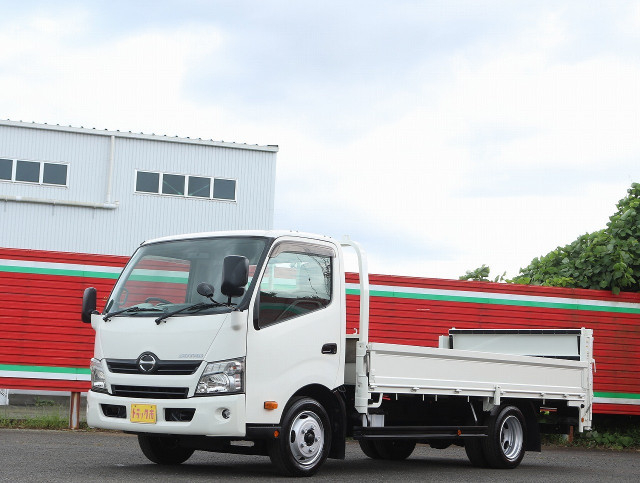 日野 デュトロ 小型 平ボディ TPG-XZU710M(112023) 1枚目
