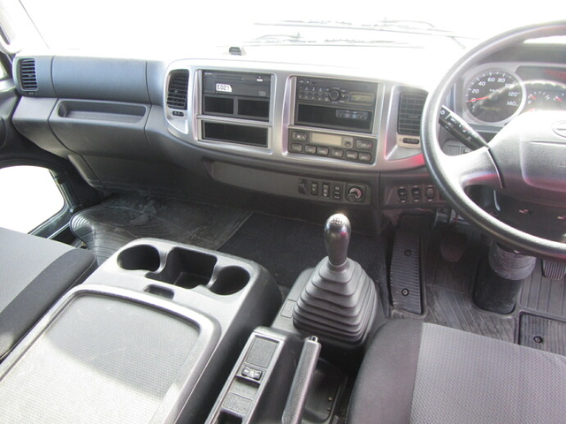 日野 レンジャー 中型 バン TKG-FD7JLAA(8181) 13枚目