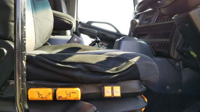 日野 プロフィア 大型 冷蔵冷凍バン KS-FW1EXWJ(3718) 21枚目