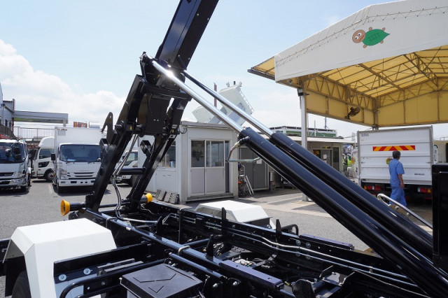 三菱ふそう ファイター 中型 コンテナ専用車 2KG-FK72F(107423) 23枚目
