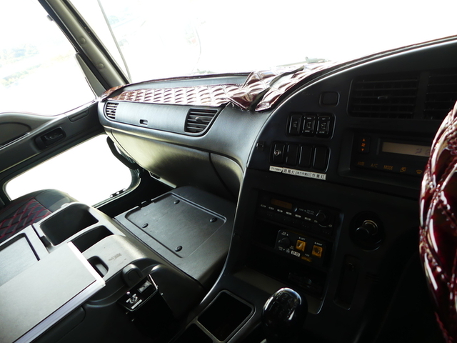 いすゞ ギガ 大型 コンテナ専用車 QKG-CYZ77AM(53468) 9枚目
