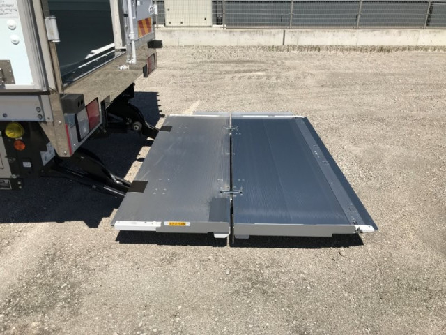 日野 レンジャー 中型 冷蔵冷凍バン 2KG-FD2ABG(107970) 31枚目