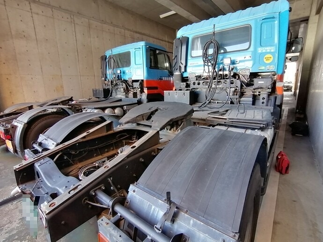 UDトラックス（日産） クオン 大型 トラクタ AKG-GK4XAB(5652) 5枚目